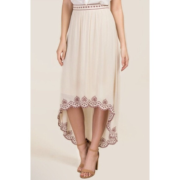 Miami Beige Low High Skirt Size M Scalloped Red Hem Francesca's Embroidery - Picture 1 of 10